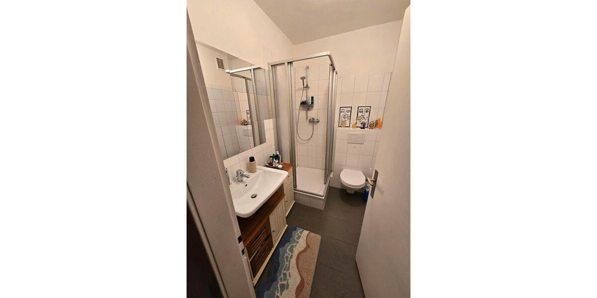 Etagenwohnung Düsseldorf Heerdt - 2 Zimmer, 55 m&sup2;, 1.220&euro; | Angebot:27568475