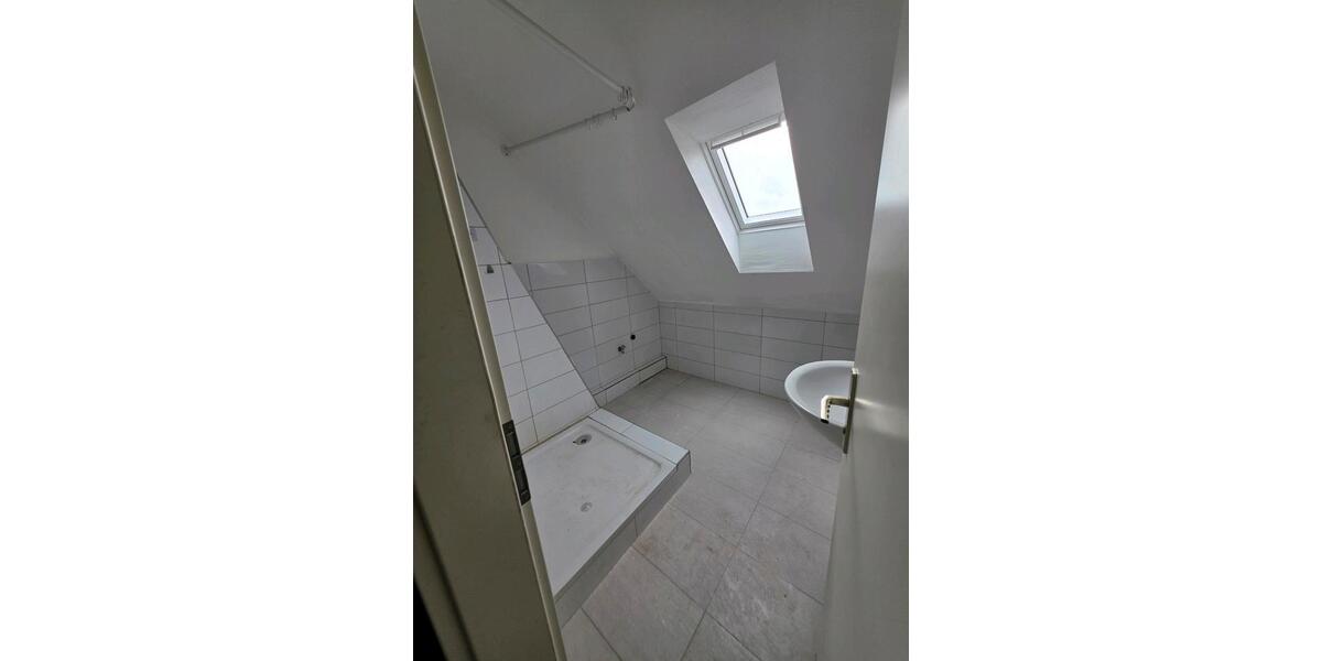 Dachgeschoßwohnung Bochum Bochum-Mitte - 1 Zimmer, 60 m&sup2;, 450&euro; | Angebot:26023004