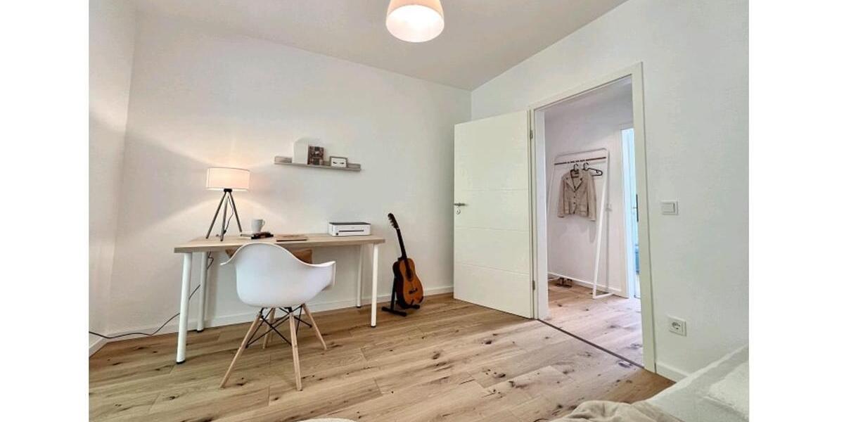 Etagenwohnung Düsseldorf Stadtbezirk 5 - 4 Zimmer, 100 m&sup2;, 2.020&euro; | Angebot:27532811