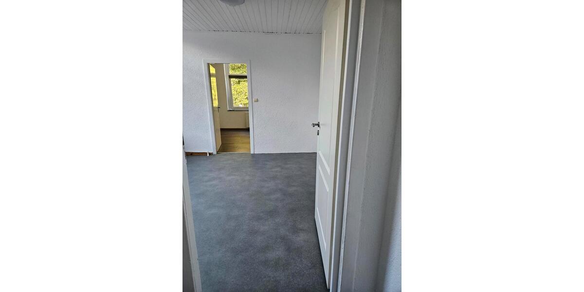 Hochparterre Solingen Central - 2 Zimmer, 55 m&sup2;, 490&euro; | Angebot:27545691