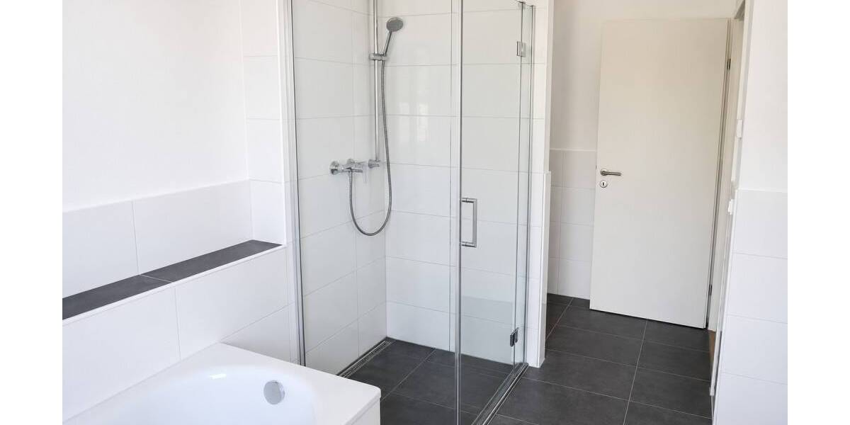 Etagenwohnung Düsseldorf Unterbach - 4 Zimmer, 155 m&sup2;, 2.000&euro; | Angebot:26799425