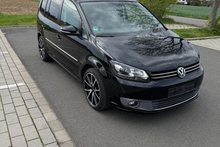 VW Touran 112.500 km 9.799 &euro; Neuss 41462