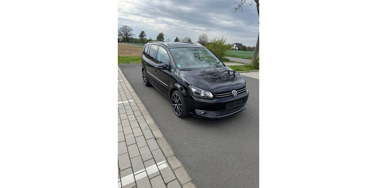VW Touran 112.500 km 9.799 &euro; Neuss 41462
