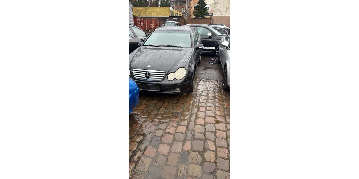 Mercedes-Benz C 180 167.815 km 3.000 &euro; Solingen 42655
