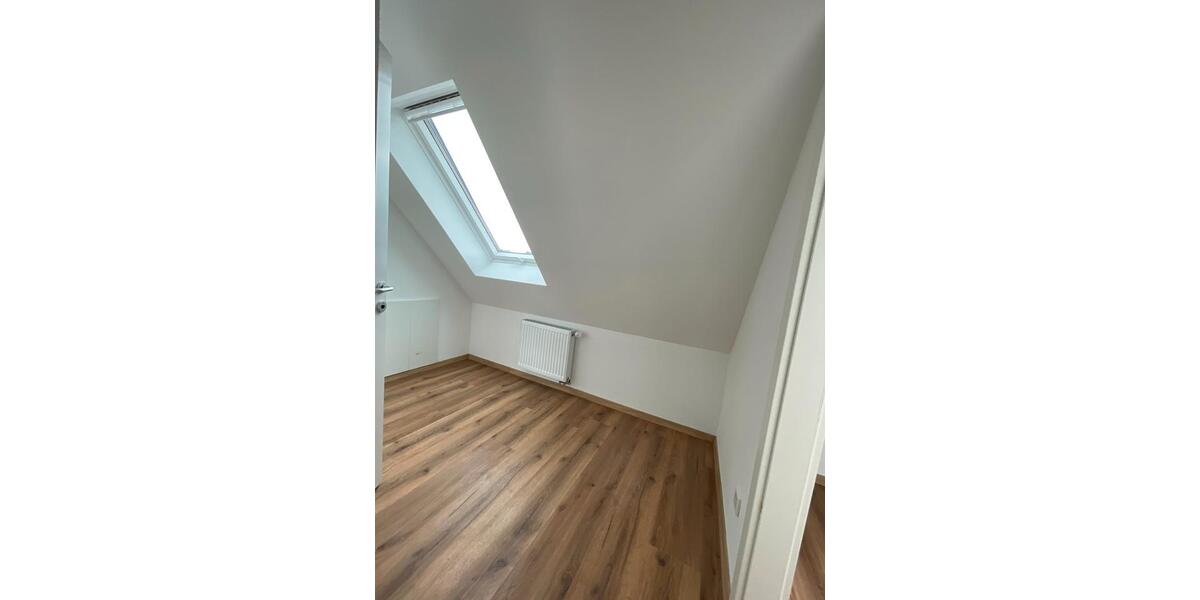 Maisonettenwohnung Düsseldorf Stadtbezirk 8 - 5 Zimmer, 99 m&sup2;, 2.700&euro; | Angebot:27539337