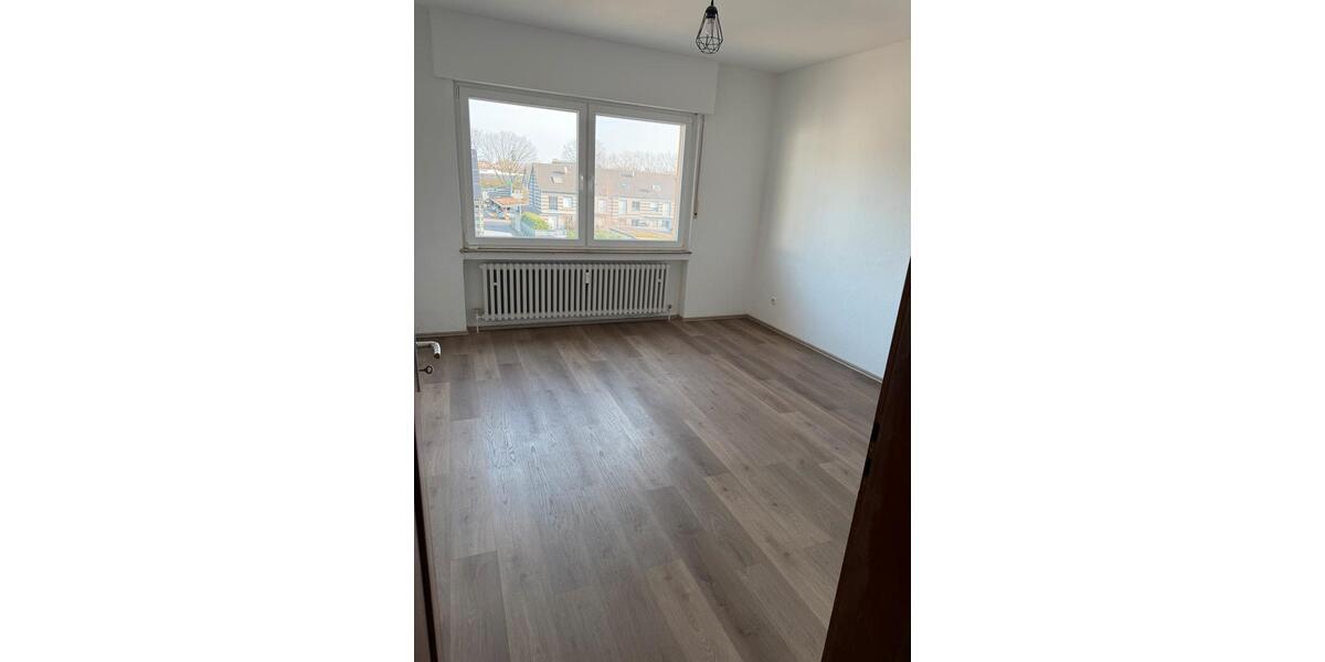 Etagenwohnung Oberhausen Alstaden - 3.5 Zimmer, 88 m&sup2;, 850&euro; | Angebot:25287423