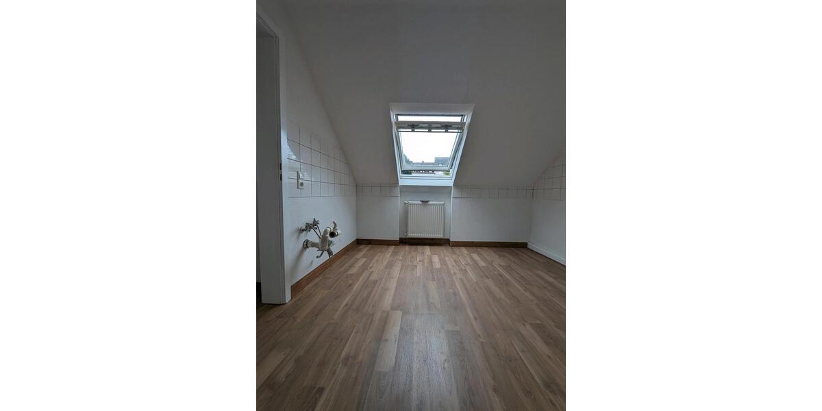 Dachgeschoßwohnung Remscheid Lüttringhausen - 3 Zimmer, 60 m&sup2;, 550&euro; | Angebot:27572028