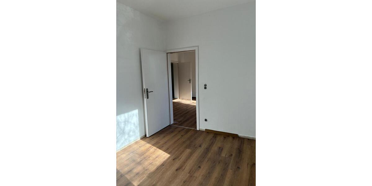 Etagenwohnung Bochum Bochum-Südwest - 4 Zimmer, 110 m&sup2;, 900&euro; | Angebot:25956703