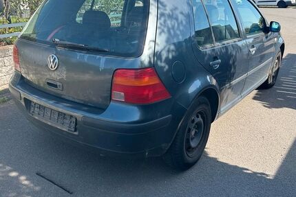 VW Golf 261.000 km 950 &euro; Neuss 41460