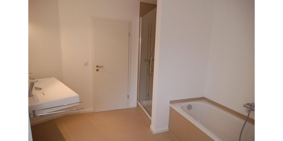 Einfamilienhaus Düsseldorf Stadtbezirk 5 - 6 Zimmer, 225 m&sup2;, 4.750&euro; | Angebot:24768105