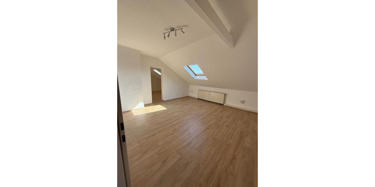 Dachgeschoßwohnung Wuppertal Unterbarmen - 3 Zimmer, 65 m&sup2;, 336&euro; | Angebot:25882174