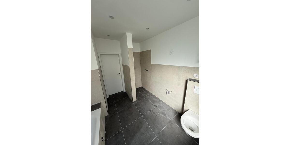 Etagenwohnung Duisburg Angerhausen - 4 Zimmer, 120 m&sup2;, 1.440&euro; | Angebot:27570424
