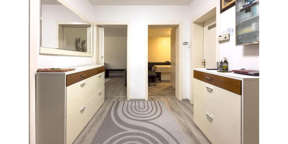 Etagenwohnung Neuss - 3 Zimmer, 70 m&sup2;, 1.050&euro; | Angebot:26039561