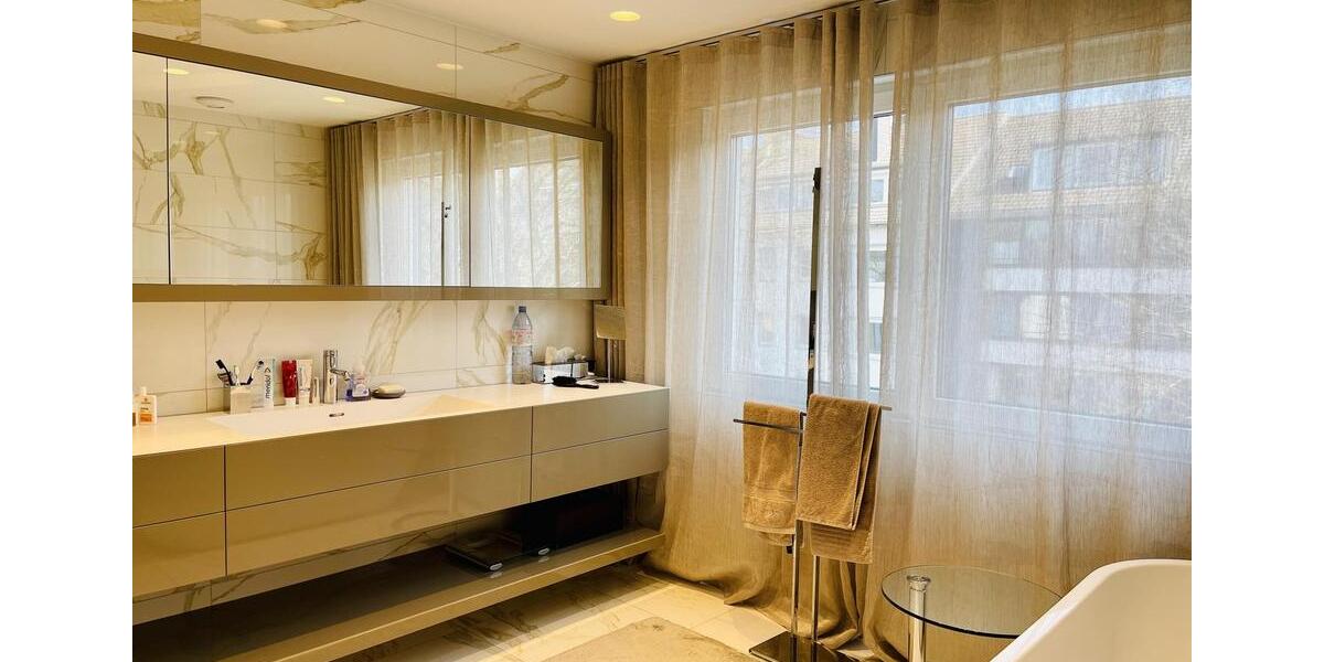 Maisonettenwohnung Düsseldorf Düsseltal - 5 Zimmer, 224 m&sup2;, 5.000&euro; | Angebot:24526472