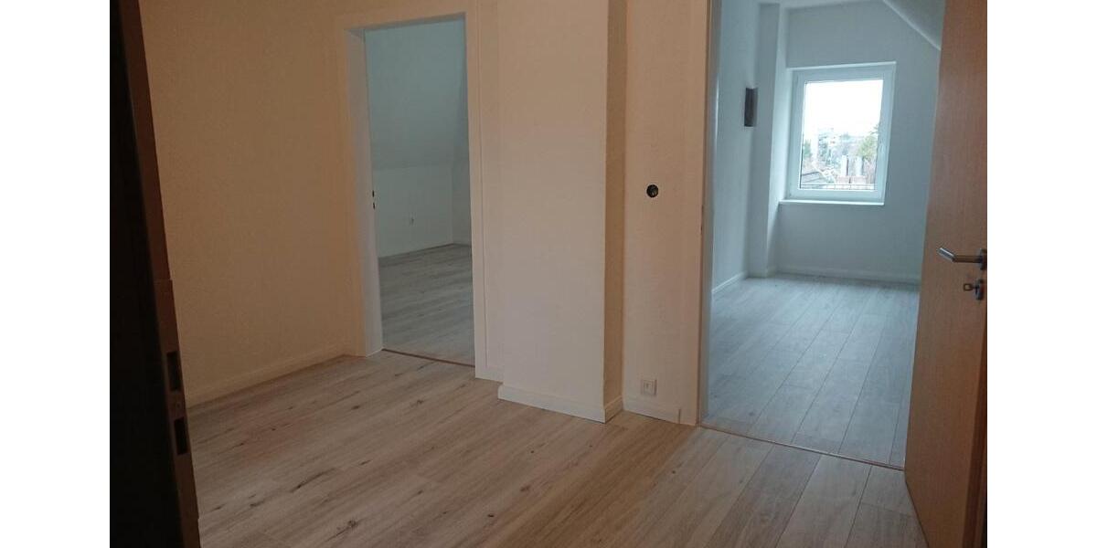 Dachgeschoßwohnung Solingen Wald - 2 Zimmer, 78 m&sup2;, 650&euro; | Angebot:27553825