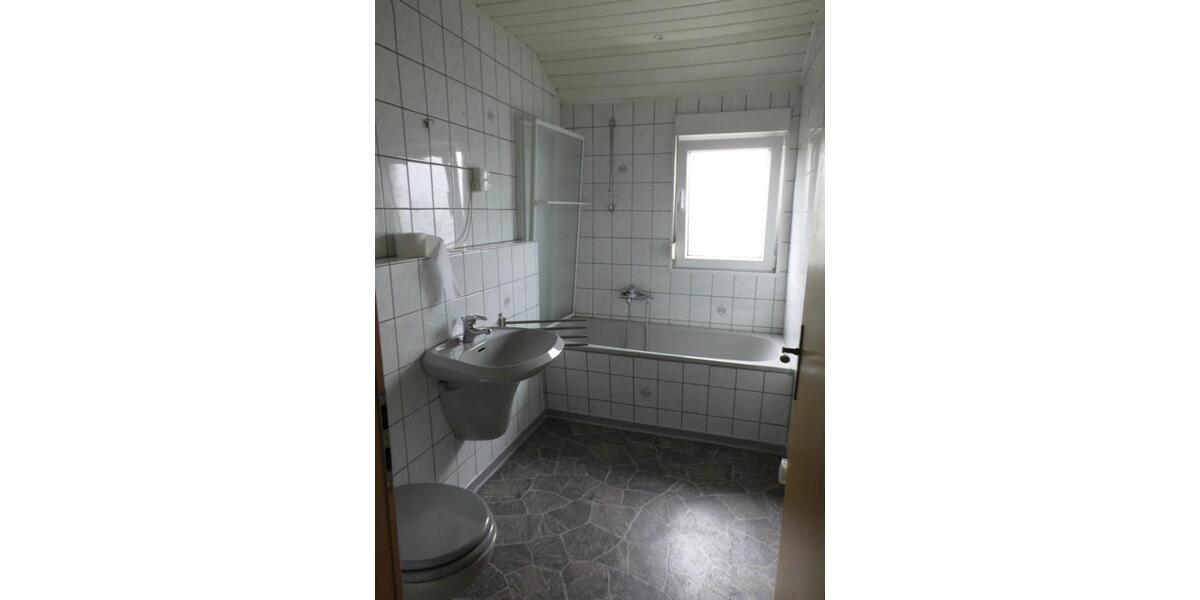 Dachgeschoßwohnung Wuppertal Dönberg - 3.5 Zimmer, 108 m&sup2;, 830&euro; | Angebot:26476704