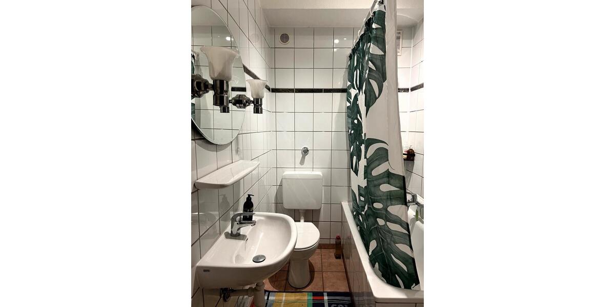 Etagenwohnung Düsseldorf Pempelfort - 2 Zimmer, 72 m&sup2;, 1.499&euro; | Angebot:27567528