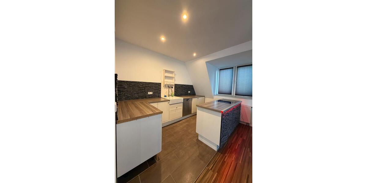 Dachgeschoßwohnung Duisburg Essenberg - 2 Zimmer, 95 m&sup2;, 1.160&euro; | Angebot:25965186