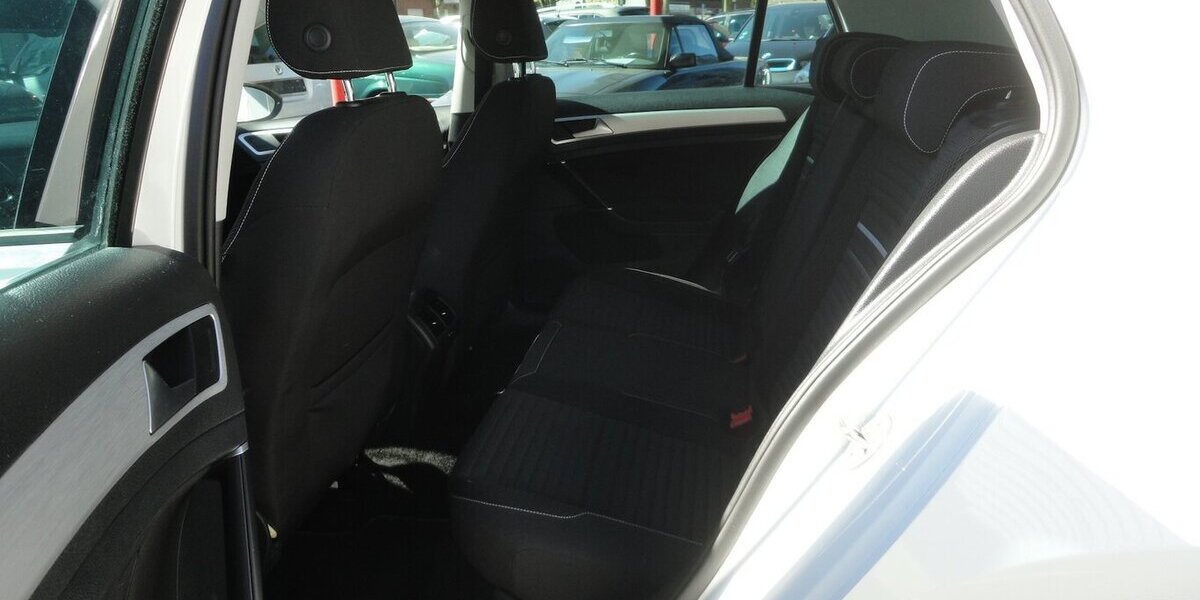 VW Golf Cup 1,4 BMT Autom.Klimatr.SHZ.PDC. 2.Hd 147.000 km 10.950 &euro; Neuss 41462