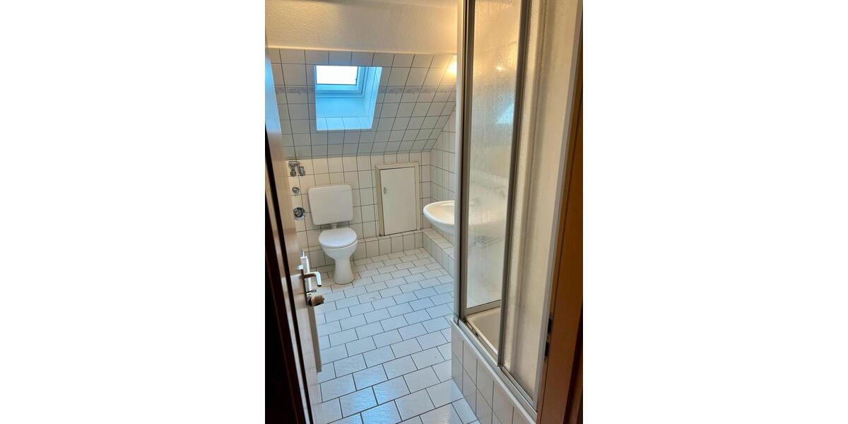 Dachgeschoßwohnung Wuppertal Gemarkung Vohwinkel - 2 Zimmer, 52 m&sup2;, 380&euro; | Angebot:25805569