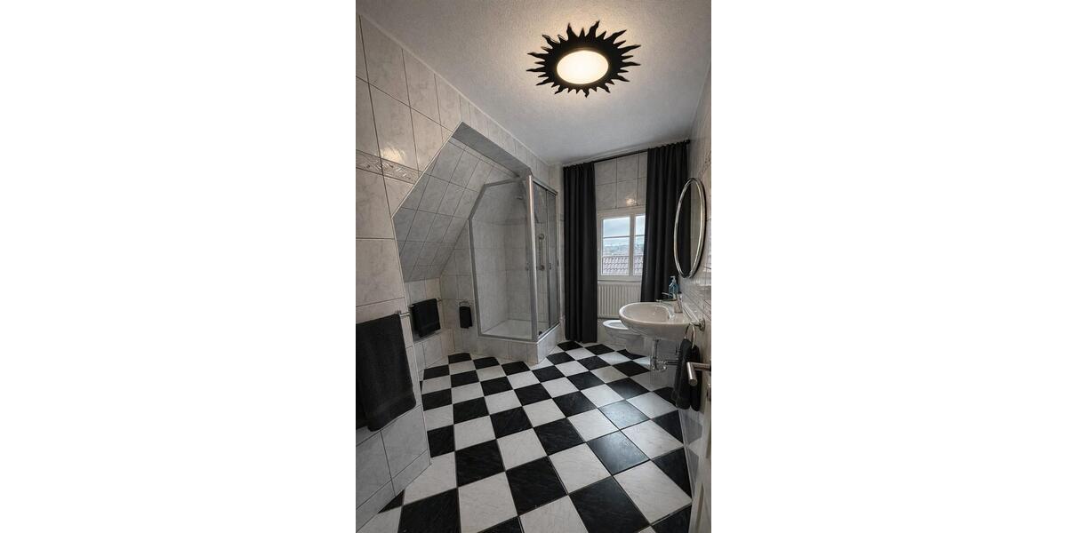 Dachgeschoßwohnung Remscheid Lüttringhausen - 2 Zimmer, 63 m&sup2;, 500&euro; | Angebot:25994220