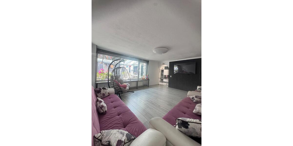 Reihenhaus Remscheid Lüttringhausen - 6 Zimmer, 220 m&sup2;, 399.000&euro; | Angebot:26013303