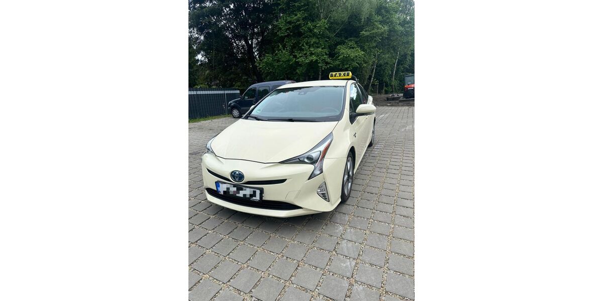 Toyota Prius 191.000 km 13.500 &euro; Oberhausen 46049