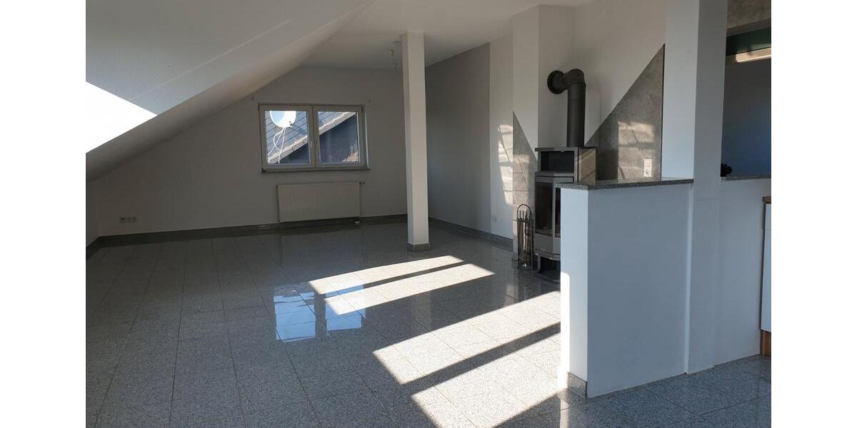 Dachgeschoßwohnung Langenfeld (Rheinland) - 3 Zimmer, 85 m&sup2;, 289.000&euro; | Angebot:27514302