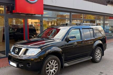 Nissan Pathfinder 250.000 km 8.899 &euro; Essen 45356
