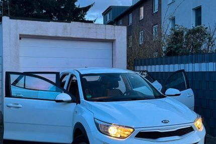 Kia Stonic 84.960 km 9.400 &euro; Gelsenkirchen 45889