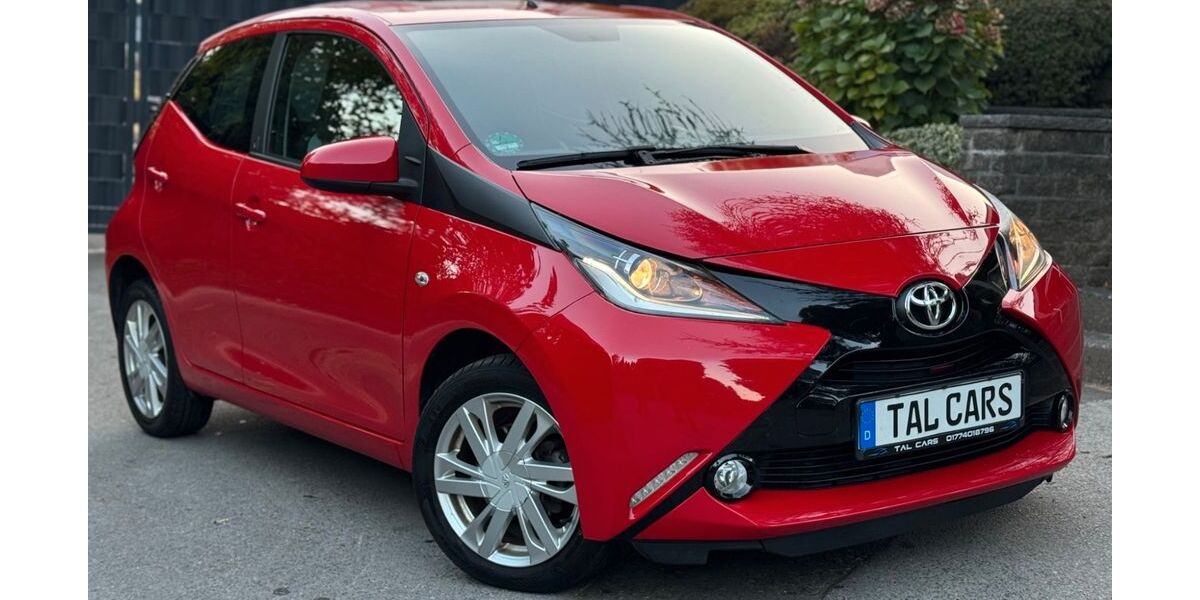 Toyota Aygo (X) 65.000 km 11.799 &euro; Wuppertal 42283