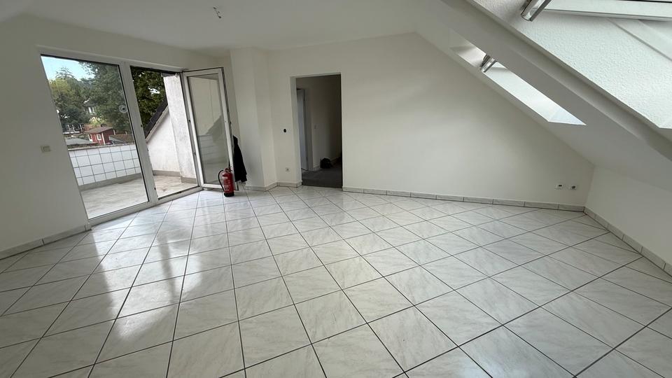 Dachgeschoßwohnung Mülheim an der Ruhr - 3 Zimmer, 78 m&sup2;, 900&euro; | Angebot:27539317