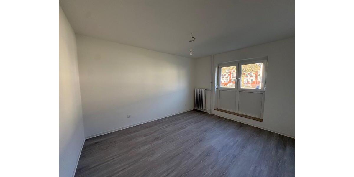 Erdgeschoßwohnung Essen Stadtbezirk VI - 3 Zimmer, 60 m&sup2;, 705&euro; | Angebot:24252578