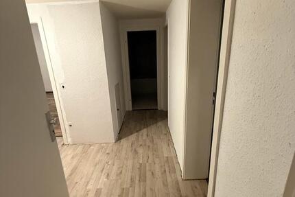 Wohnung Solingen Central - 1 Zimmer, 63 m&sup2;, 890&euro; | Angebot:25612886