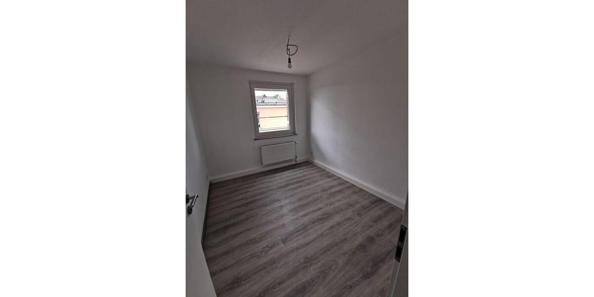 Etagenwohnung Wuppertal Gemarkung Elberfeld - 4 Zimmer, 86 m&sup2;, 850&euro; | Angebot:27540244