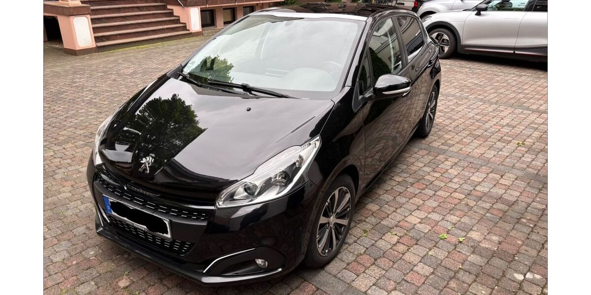 Peugeot 208 90.000 km 8.000 &euro; Düsseldorf 40223