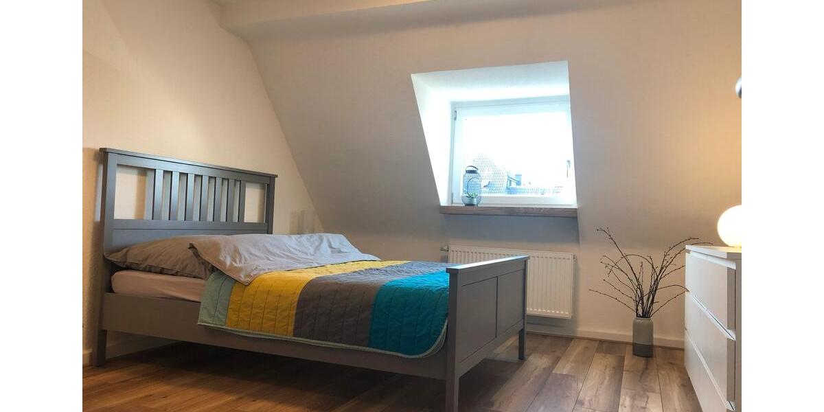 Dachgeschoßwohnung Düsseldorf Stadtbezirk 3 - 1 Zimmer, 38 m&sup2;, 1.090&euro; | Angebot:25405175