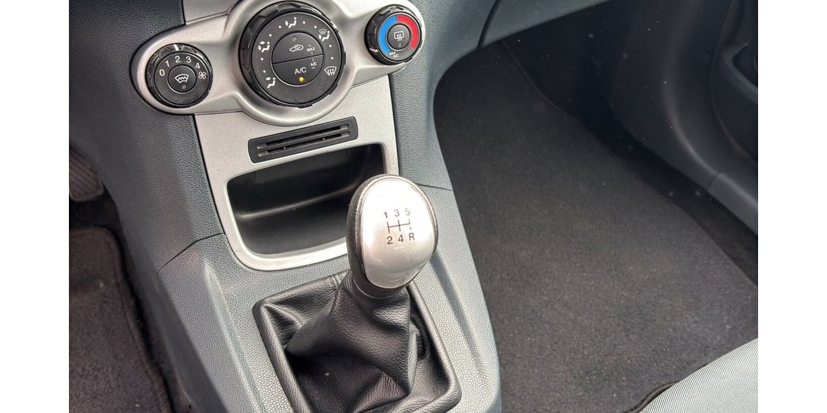 Ford Fiesta Champions Edition Klima Radio 180.817 km 1.600 &euro; Wuppertal 42327