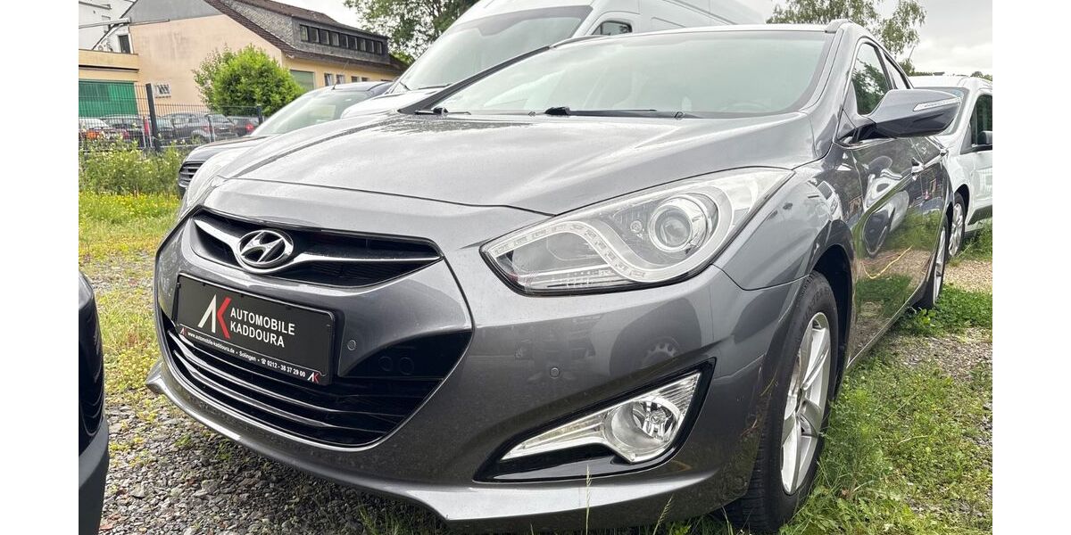Hyundai i40 168.000 km 5.999 &euro; Solingen 42653