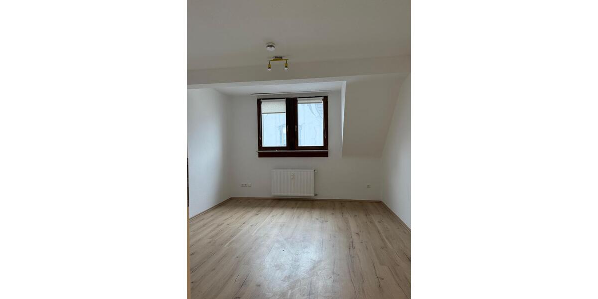 Dachgeschoßwohnung Oberhausen - 3 Zimmer, 83 m&sup2;, 840&euro; | Angebot:25924159