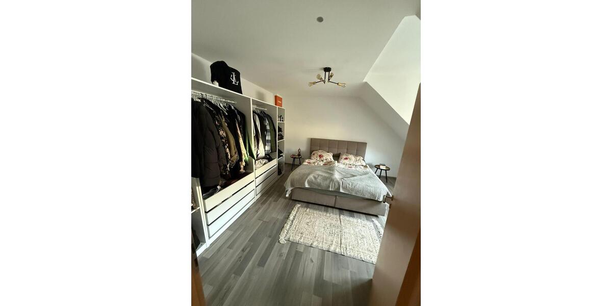 Dachgeschoßwohnung Gelsenkirchen Gelsenkirchen-Mitte - 3 Zimmer, 90 m&sup2;, 700&euro; | Angebot:25041942