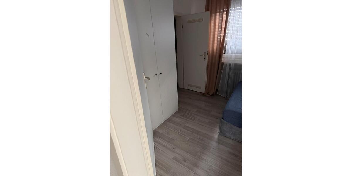 Erdgeschoßwohnung Gelsenkirchen - 2 Zimmer, 35 m&sup2;, 1.450&euro; | Angebot:27540776