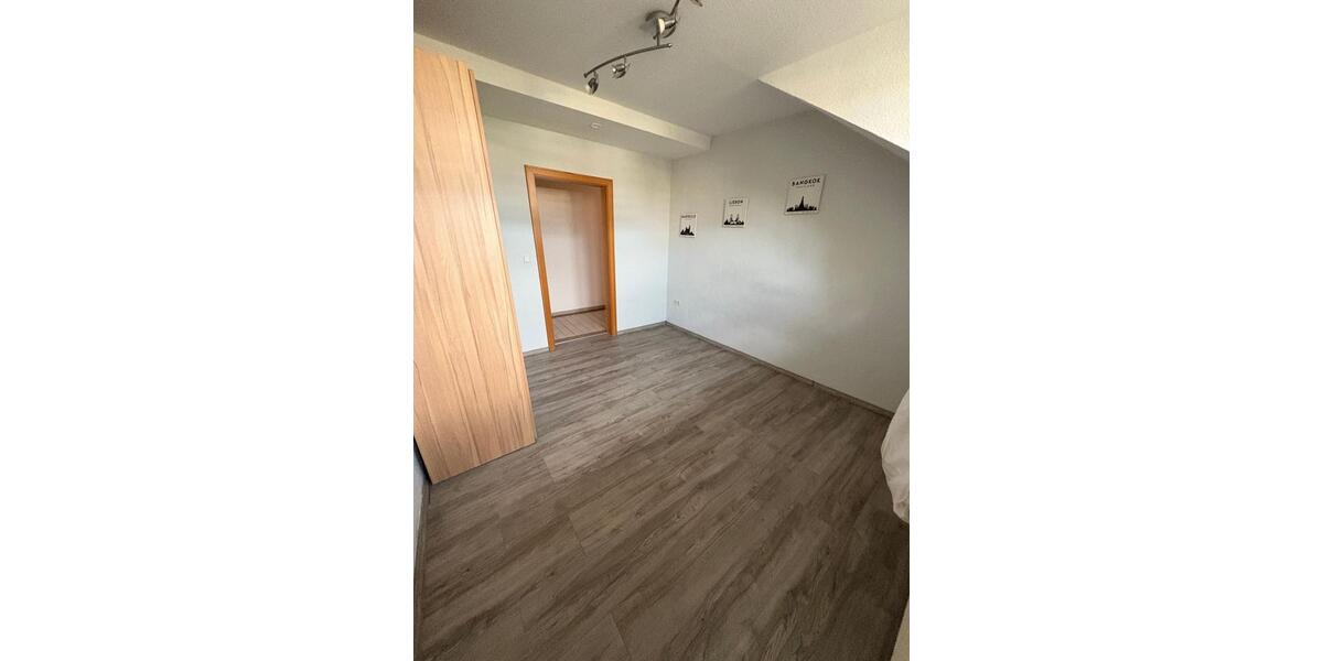 Dachgeschoßwohnung Hagen Hagen-Nord - 5 Zimmer, 120 m&sup2;, 900&euro; | Angebot:25146288
