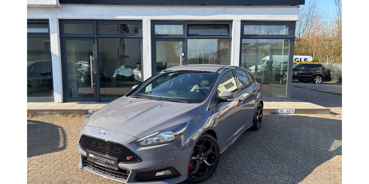 Ford Focus 148.396 km 12.990 &euro; Neuss 41469
