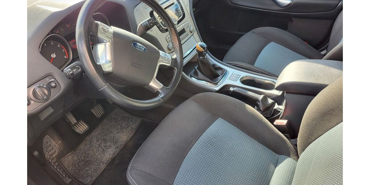 Ford Mondeo 179.000 km 4.999 &euro; Wuppertal 42289