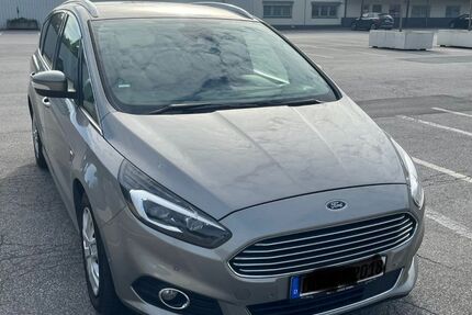 Ford S-Max 211.400 km 10.600 &euro; Duisburg 47138