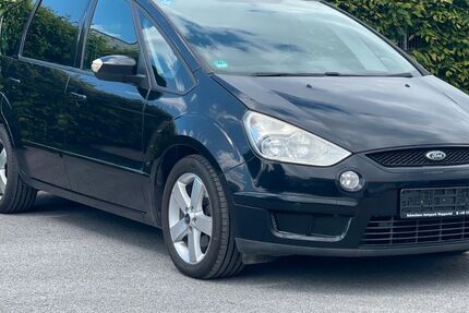 Ford S-Max 199.000 km 4.499 &euro; Wuppertal 42389