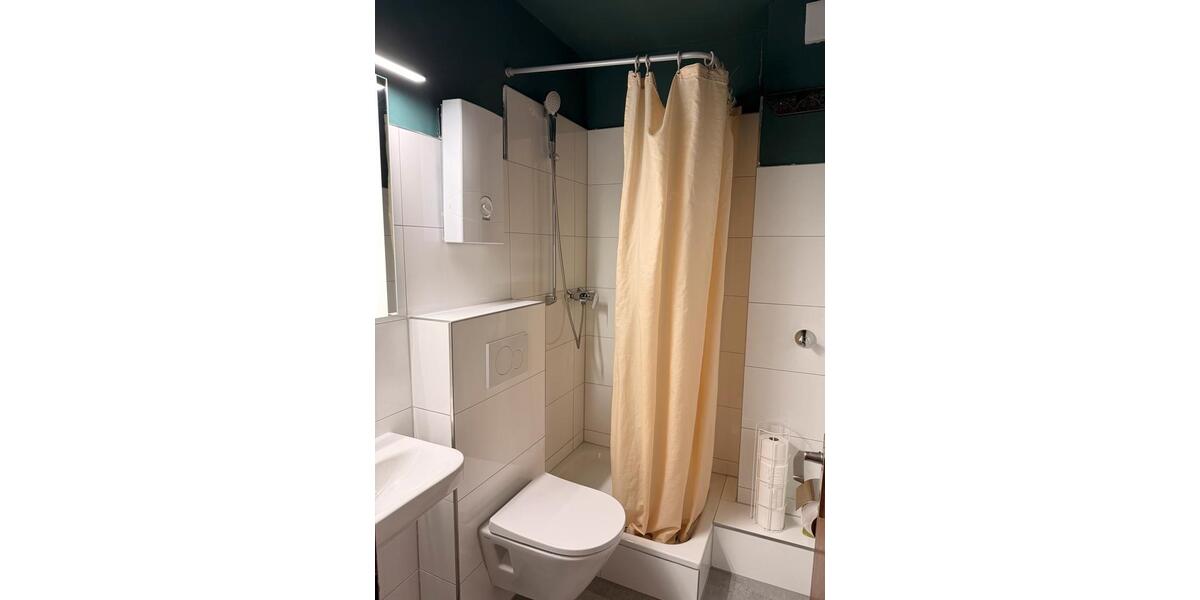 Dachgeschoßwohnung Düsseldorf Pempelfort - 1 Zimmer, 20 m&sup2;, 580&euro; | Angebot:26042219