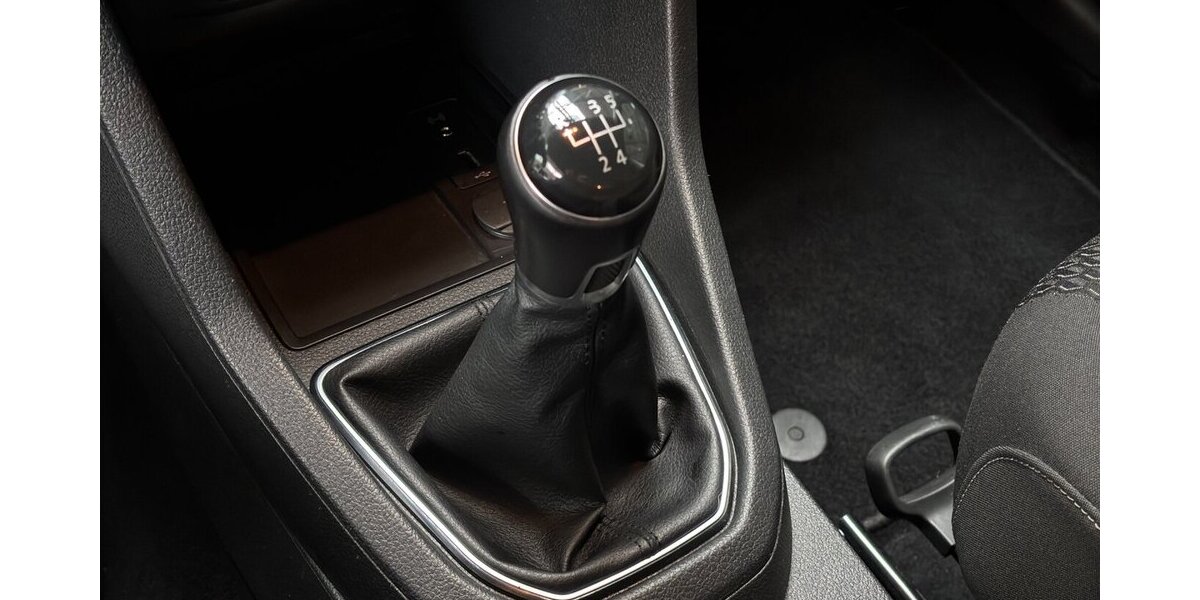 VW Caddy Trendline BMT Klima Tempo Sitzhzg. PDC 145.078 km 12.900 &euro; Wuppertal 42327