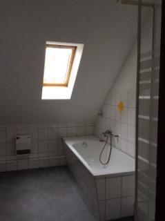 Dachgeschoßwohnung Essen Stadtbezirk IV - 2.5 Zimmer, 80 m&sup2;, 660&euro; | Angebot:25881133